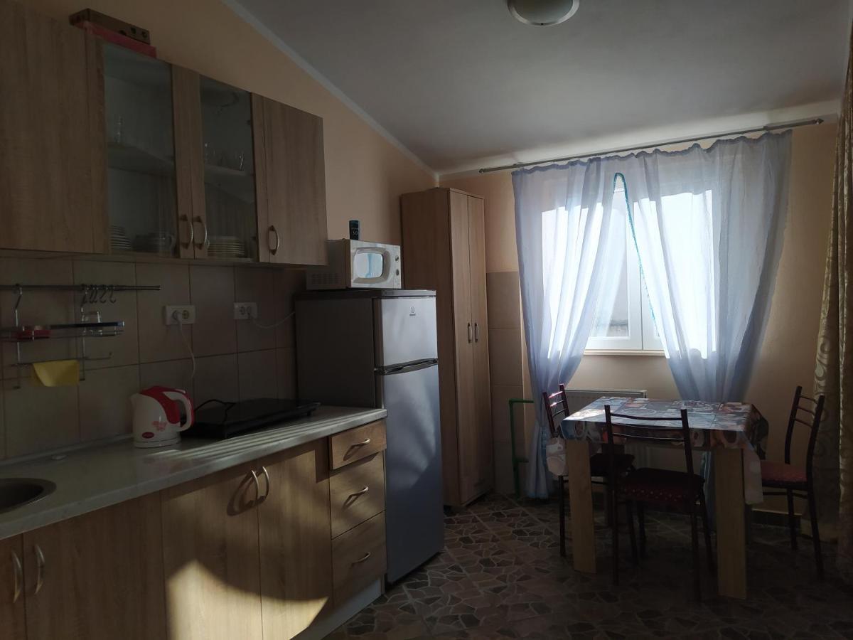 Monoliza Daire Utjeha Dış mekan fotoğraf