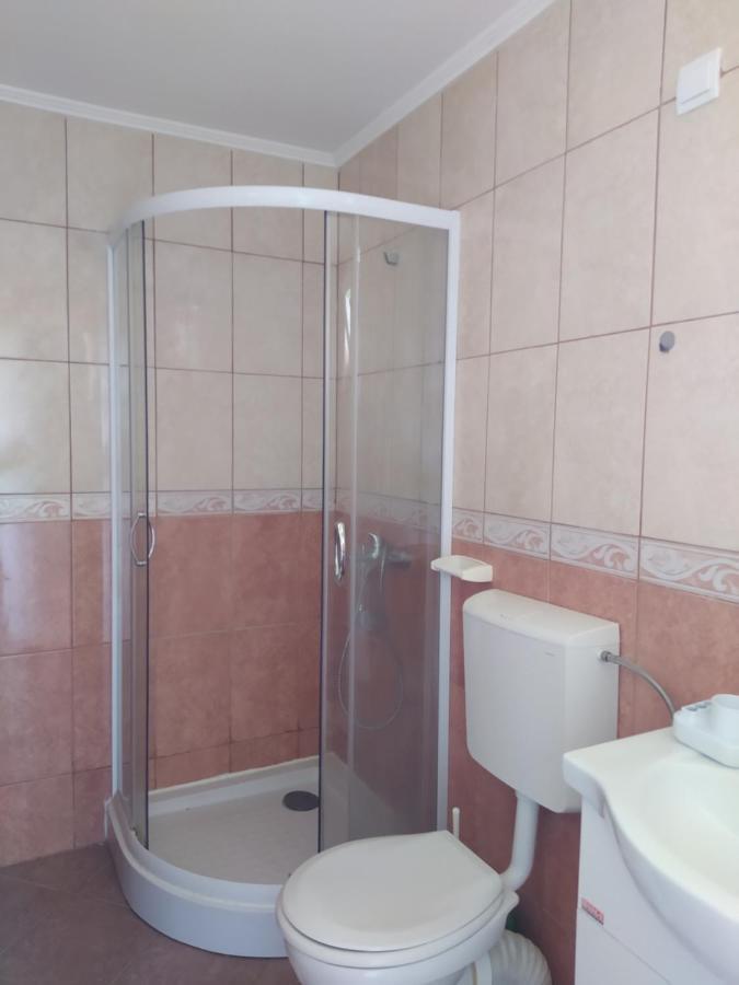 Monoliza Daire Utjeha Dış mekan fotoğraf