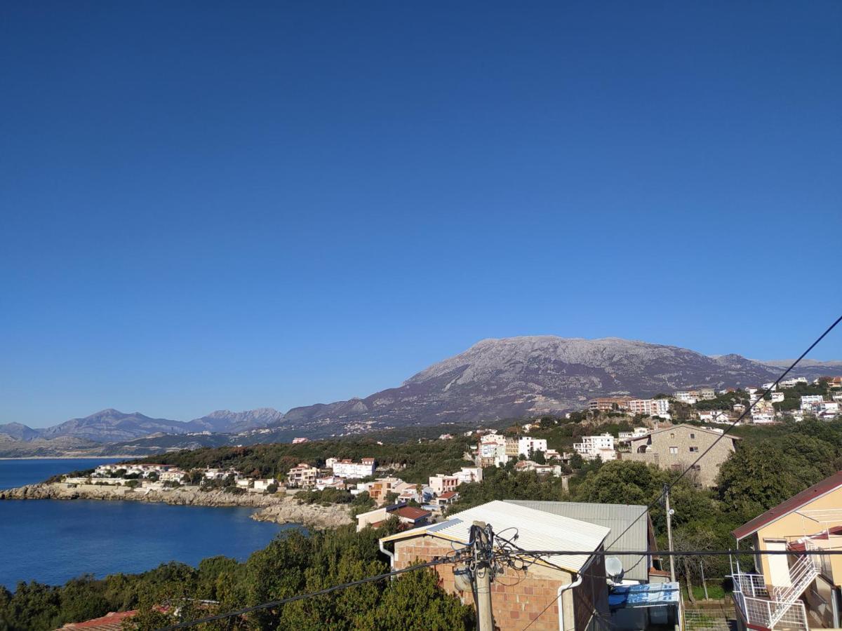 Monoliza Daire Utjeha Dış mekan fotoğraf