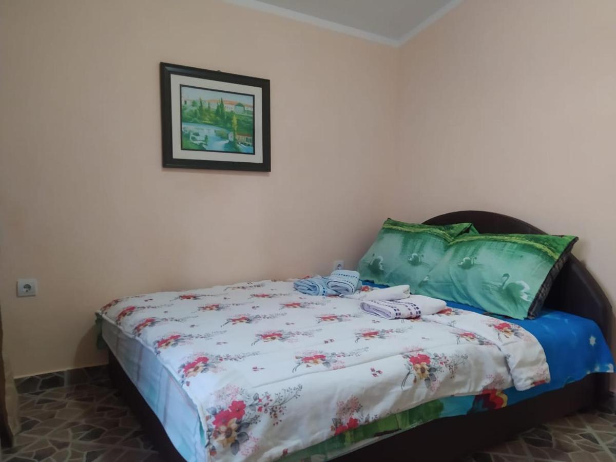 Monoliza Daire Utjeha Dış mekan fotoğraf